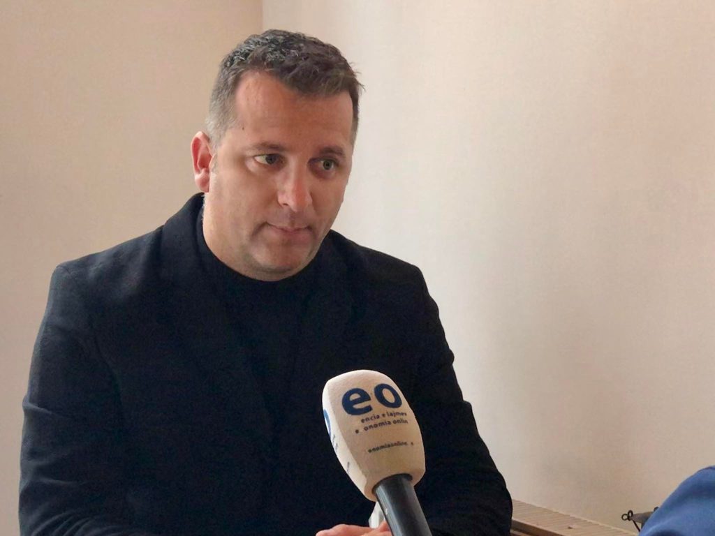 Muhaxheri opozitës: Mos shkoni në takimet e Kurtit
