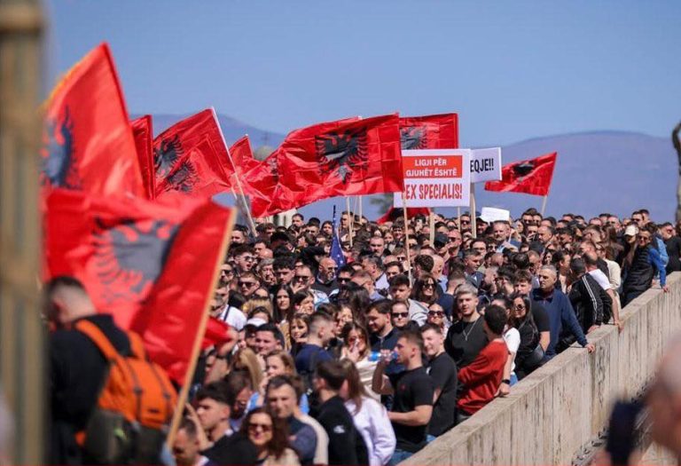 OVL UÇK-së mbështet studentët shqiptarë në Maqedoninë e Veriut