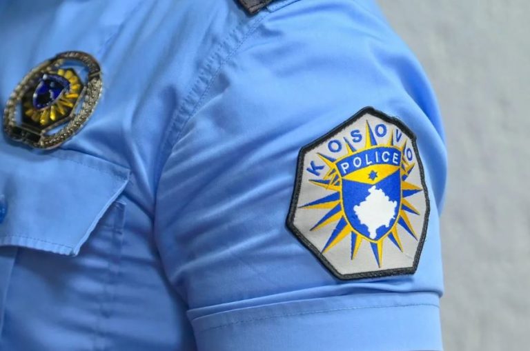 I mituri në Zubin Potok sulmon tre policë, arrestohet