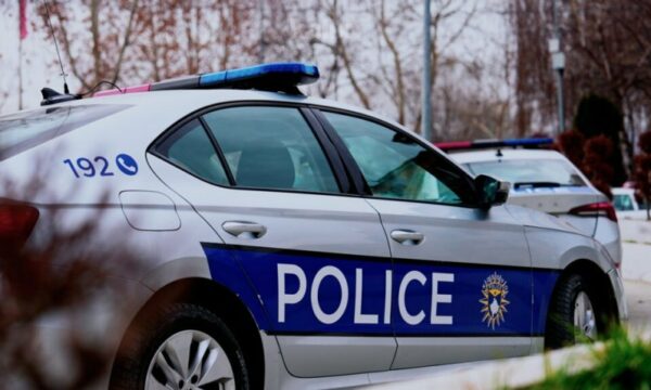 Bilanci 24-orësh: Mbi 2 mijë gjoba trafiku dhe 19 persona të arrestuar