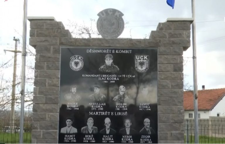 Zbulohet pllakë përkujtimore në Prekaz në nderim të Ilaz Kodrës dhe dëshmorëve