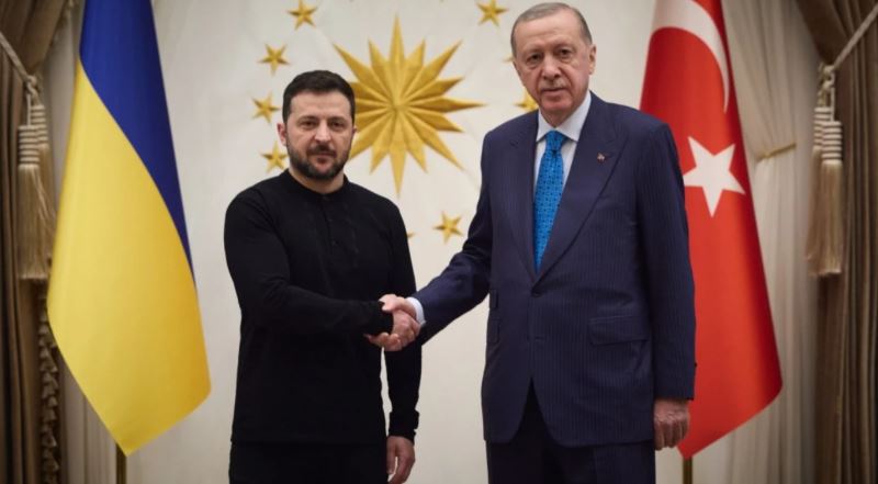 Zelensky në Turqi: Forcimi i partneritetit për sigurinë, pas sulmeve ruse
