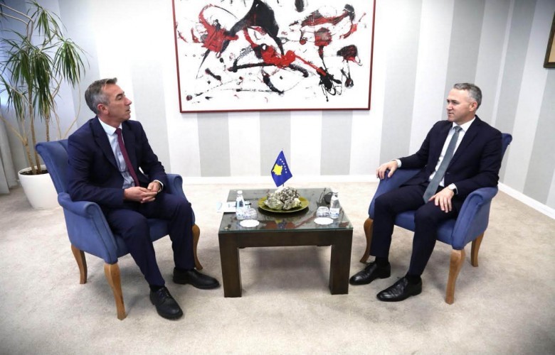 Zulfaj dhe AKK diskutojnë zbatimin e reformave në komuna