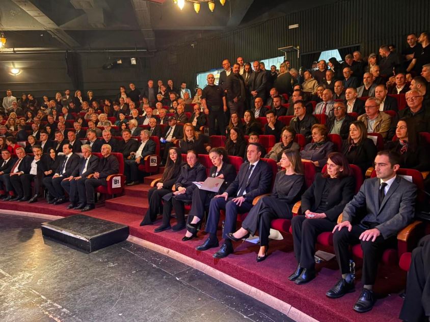 Nis mbledhja komemorative për Alush Gashin, homazhe nga Osmani dhe Abdixhiku