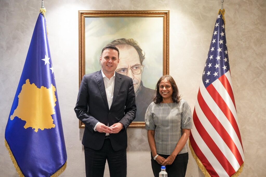 Abdixhiku takon ambasadorë të shteteve mike, diskutohet për zhvillimet politike dhe rrugën euro-atlantike