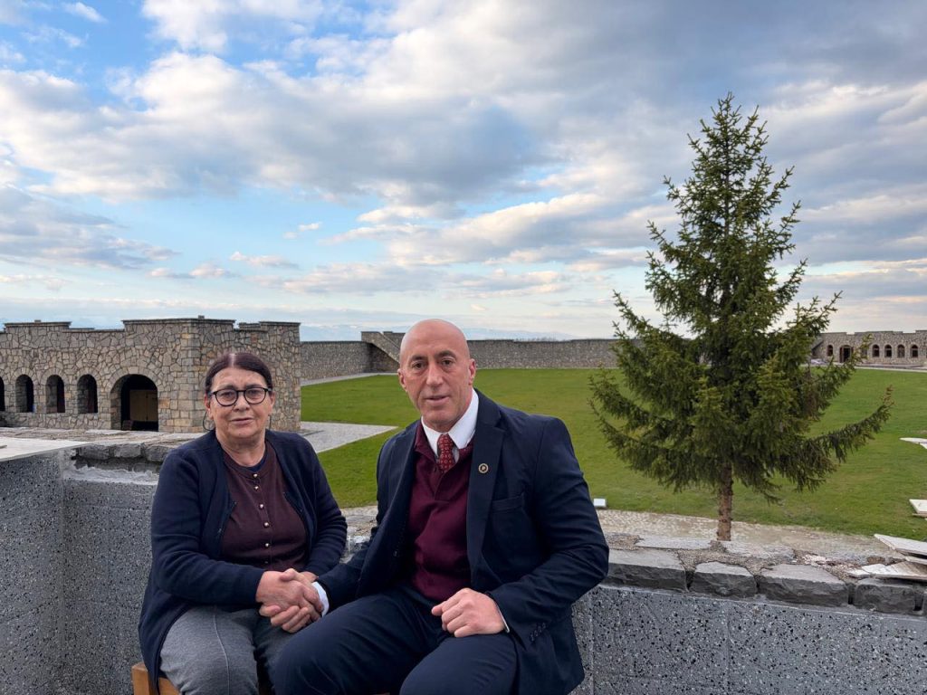 Haradinaj uron ditëlindjen nënës Rukë