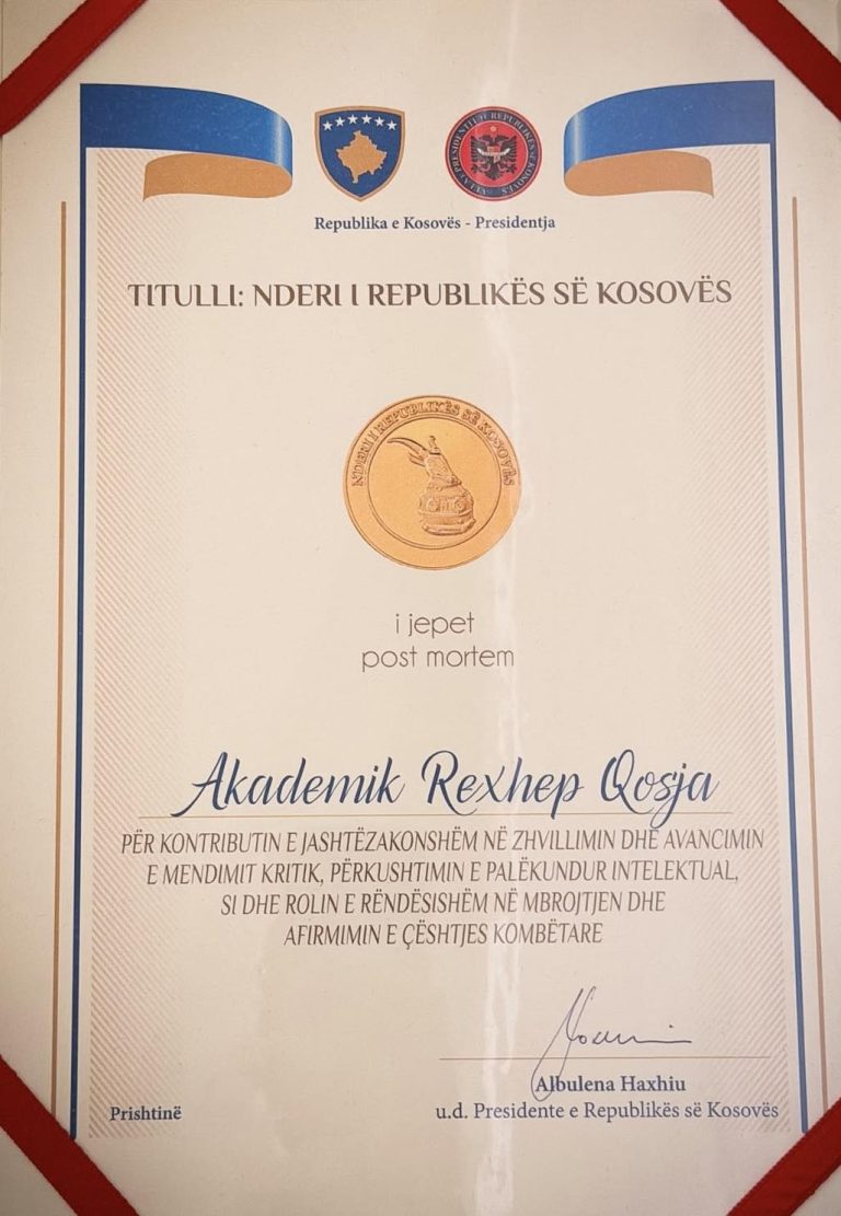 Albulena Haxhiu dekoron pas vdekjes Rexhep Qosjen me titullin “Nderi i Republikës së Kosovës”