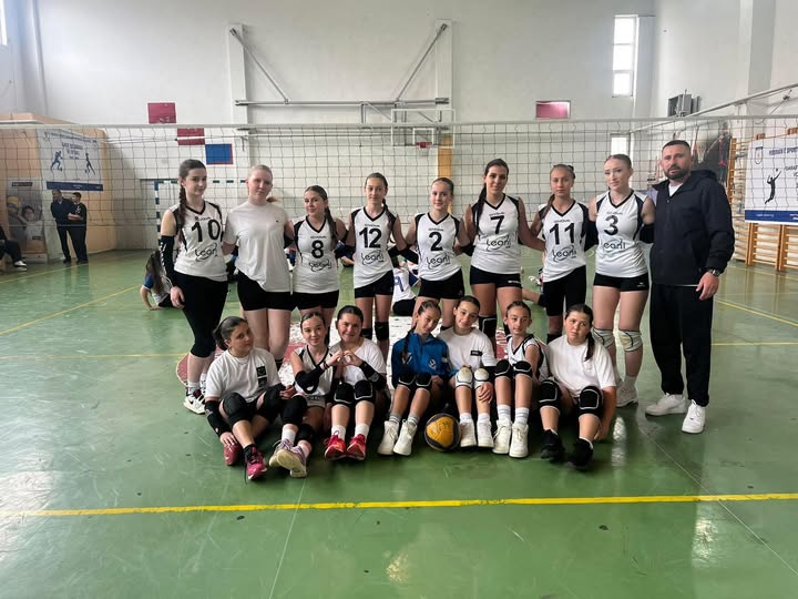 🏐 SHFM “17 Shkurti” Banjë në volejboll në garat republikane 🏐