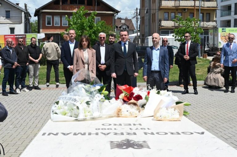 Haxhiu kujton Agron Rrahmanin në 28-vjetorin e rënies
