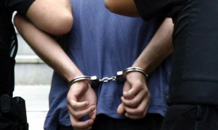 Arrestohet një i dënuar për armëmbajtje pa leje