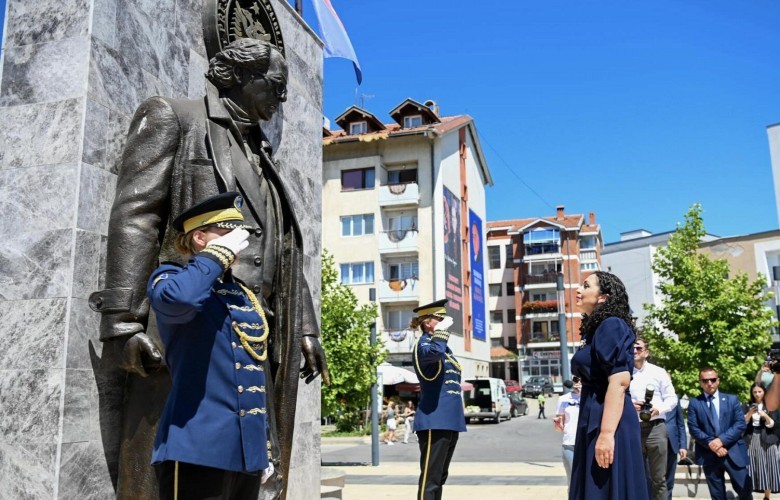 Osmani kujton Rugovën në Ditën e Presidentit: Rugovizmi mbetet frymëzim për Kosovën