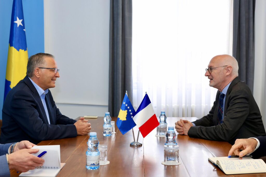 Hamza takon ambasadorin francez, diskutojnë zgjedhjet dhe zhvillimet në vend