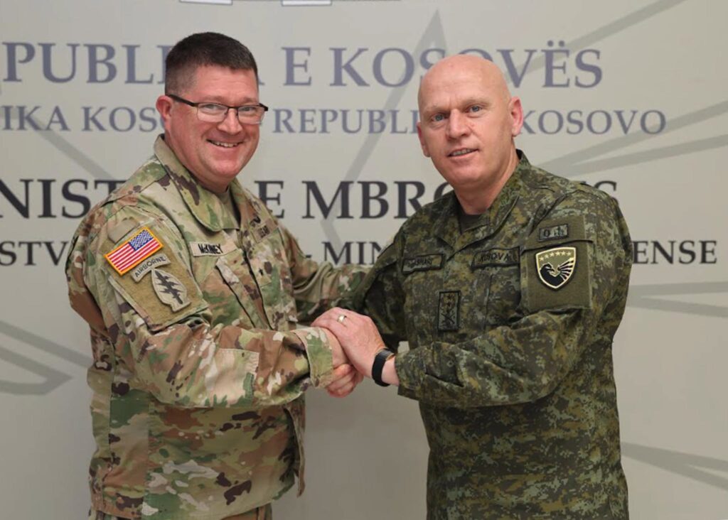 McKinney në Kosovë: SHBA dhe FSK theksojnë bashkëpunimin në fushën e sigurisë