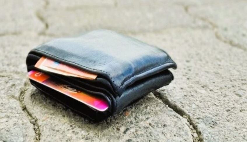 E mitura në Mitrovicë dorëzon kuletën me 2 mijë euro në polici
