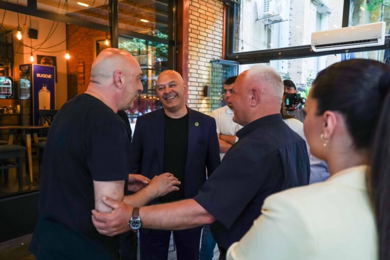 Gjini në Mitrovicë: Mbështetje për bizneset vendore dhe rininë