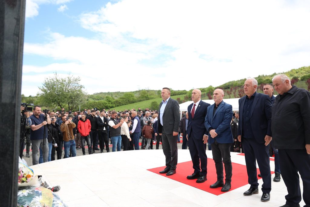 Haradinaj përkujton Masakrën e Studimes: kërkon drejtësi për viktimat