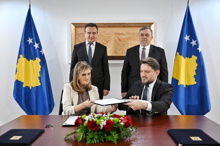 Nënshkruhet marrëveshja për rindërtimin e Xhamisë së Ibrit në Mitrovicë