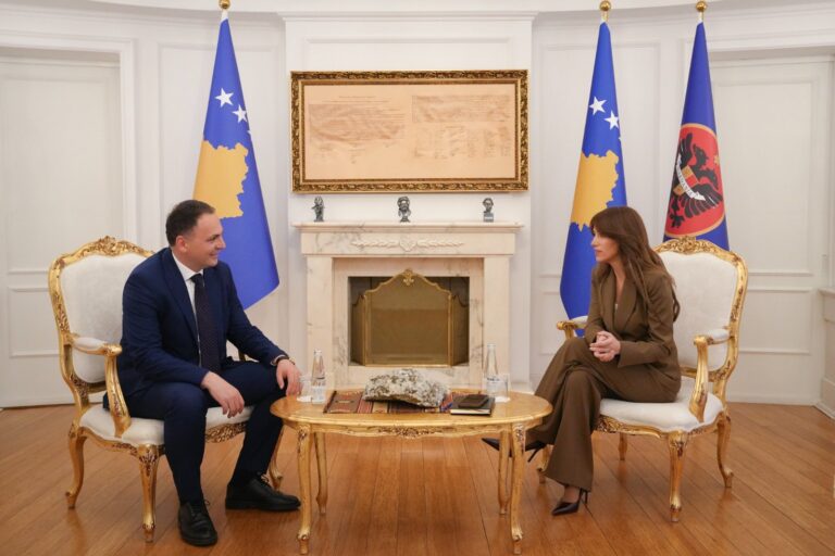 Haxhiu takon drejtorin e AKI-së, diskutojnë për sigurinë në vend