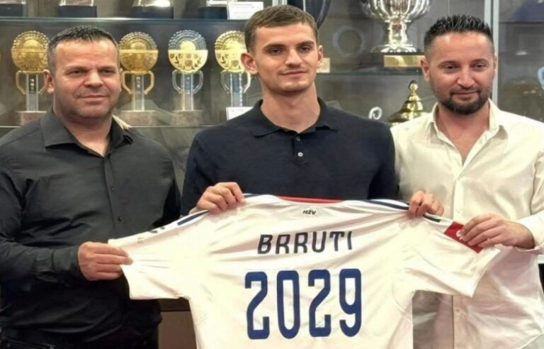 Zyrtare: Etnik Brruti transferohet te Hajduk Split