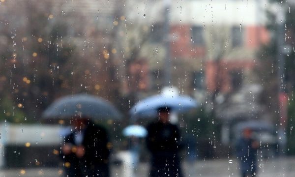 Moti sot kryesisht i vranët, mundësi për reshje lokale