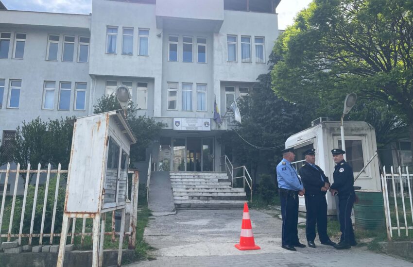 Sami Lushtaku ftohet nga Policia për intervistim lidhur me incidentin në Skenderaj