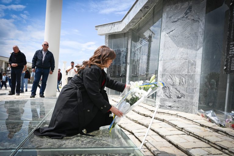 Haxhiu përkujton martirët e Korishës: kërkon drejtësi për viktimat