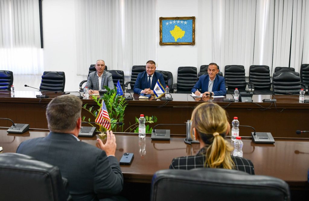 Policia e Kosovës dhe DEA forcojnë bashkëpunimin për ngritjen e kapaciteteve profesionale