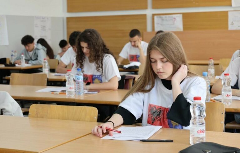 Mbahet finalja e Olimpiadës së Gjuhës Shqipe Kosovë–Shqipëri në Prishtinë