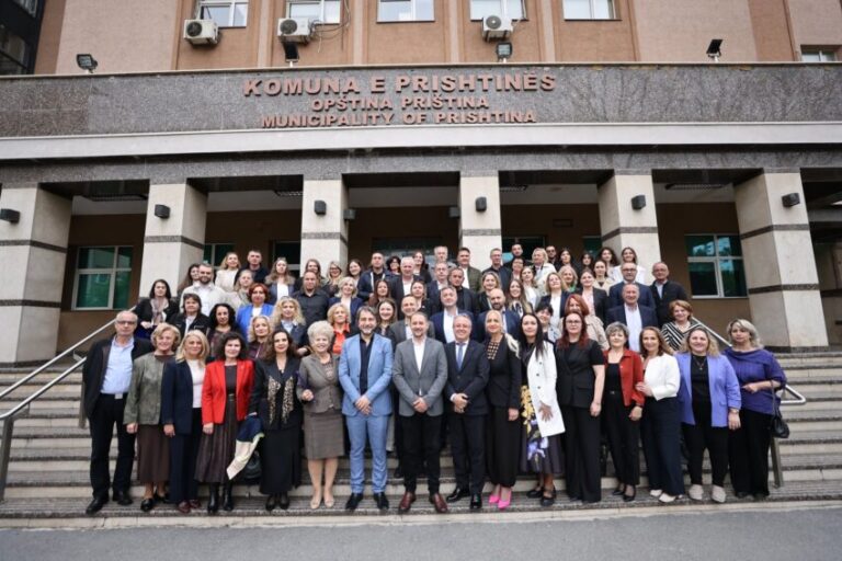 Rama ndan mirënjohje për mjekët familjarë në Prishtinë
