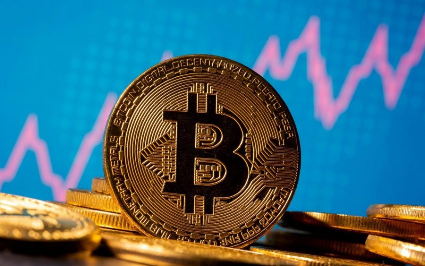 Bitcoin bie nën 77 mijë dollarë pas tensioneve SHBA–Iran