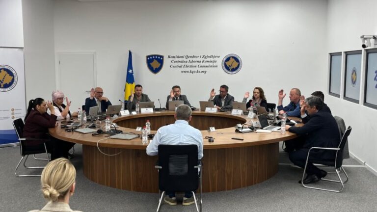 KQZ miraton formulën për këshillat e vendvotimeve dhe ekipet e numërimit