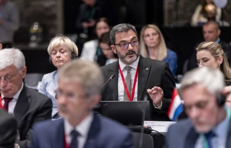 Gola në Kopenhagë: Besimi, kyç për reziliencën demokratike
