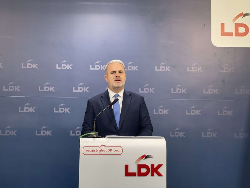 Azemi: Qytetarët duhet të kompensohen për njehsorët elektrikë