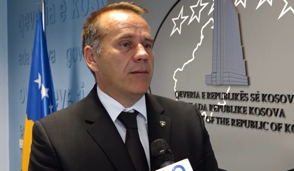 Arifi: Pretendohet për mijëra profile të rreme nga Vetëvendosje