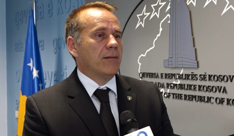 Arifi: Pretendohet për mijëra profile të rreme nga Vetëvendosje