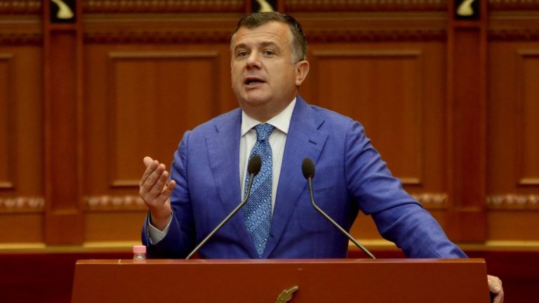 Balla kërkon ndryshime në Kodin Penal pas aksidentit në Durrës