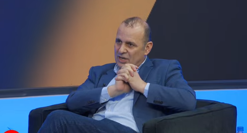 Canaj: Kurtit i duhen kriza për mbijetesë politike