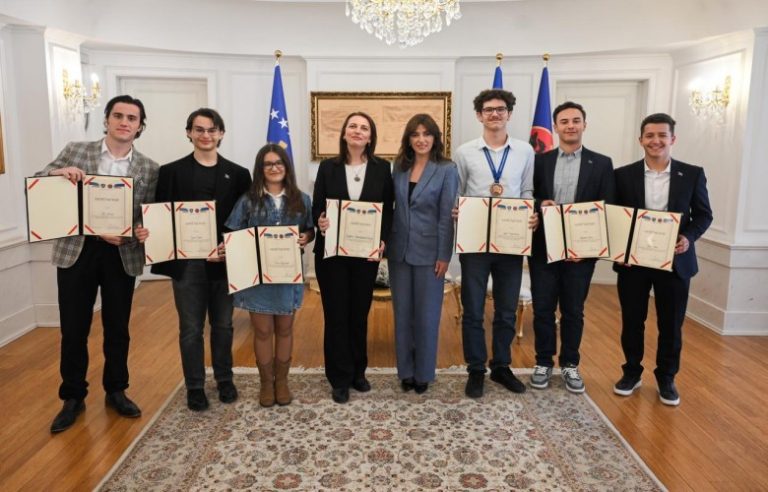 Kosova shkëlqen në Olimpiadën Evropiane të Matematikës EMO 2026