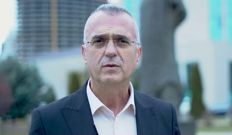 Dugolli: Kurti ia hapi dyert Osmanit, LDK po synon presidencën