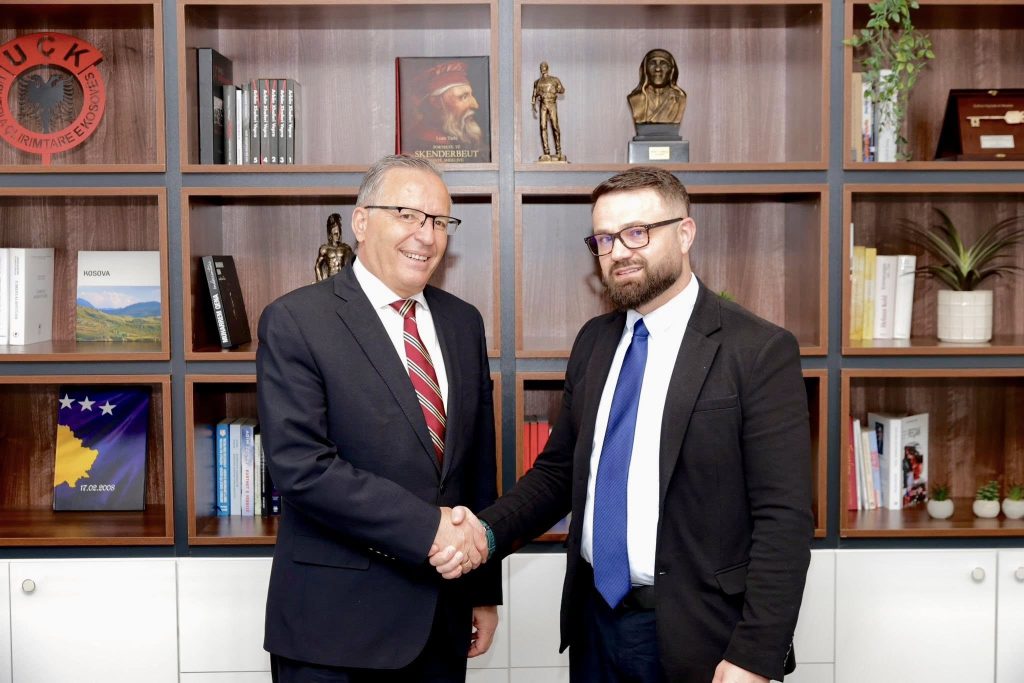 Hamza prezanton Naim Telakun në listën e kandidatëve të PDK-së