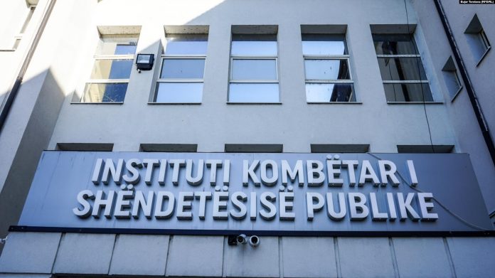 8 raste me fruth në Kosovë, apel për vaksinim urgjent