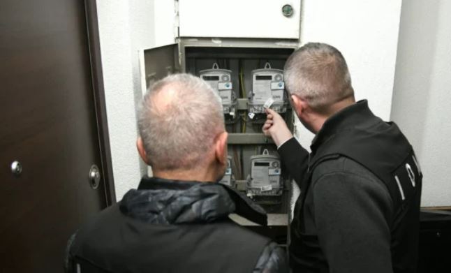 Rreth 600 ankesa për njehsorë elektrikë, qytetarët presin kompensim