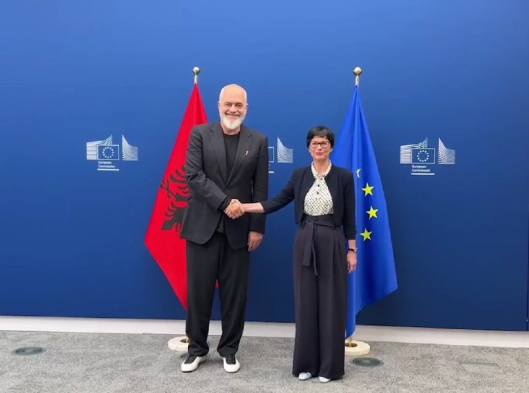 Kos: Zgjerimi i BE-së më real, Shqipëria e Mali i Zi drejt anëtarësimit