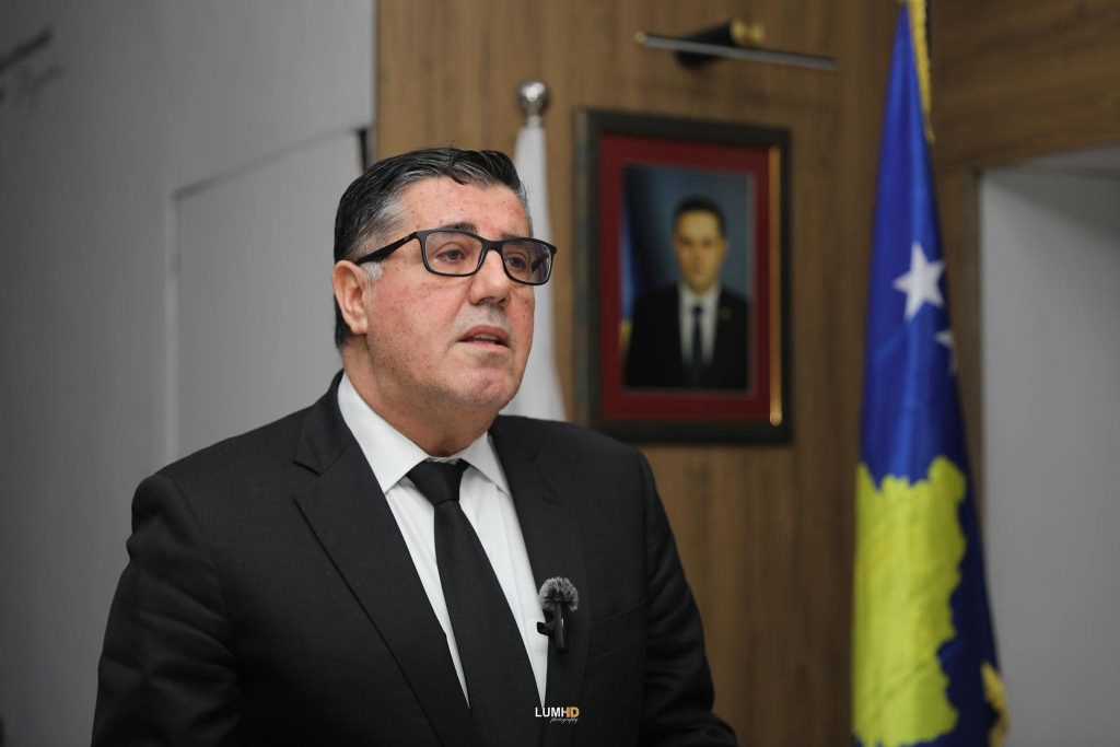 Haziri: Gara do të jetë mes Vjosa Osmanit dhe Albin Kurtit
