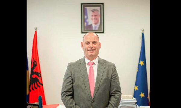 Lladrovci pret vendim të PDK-së për Fatmir Limajn