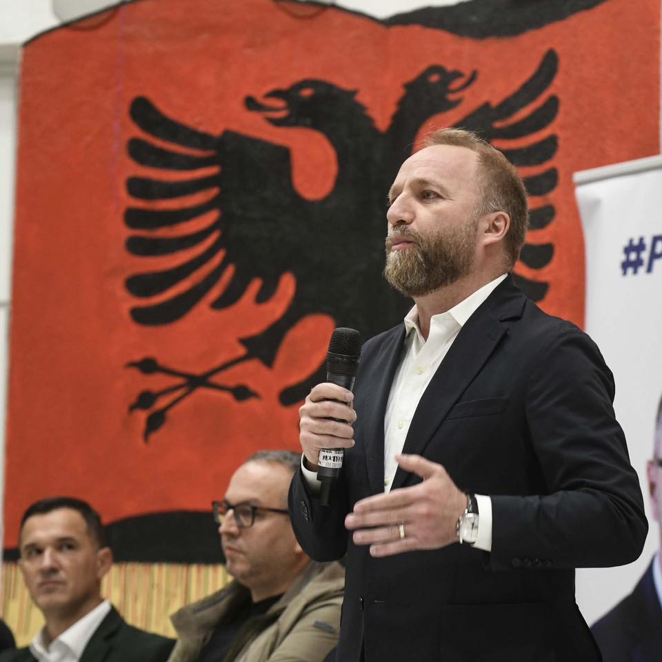 Abelard Tahiri tërhiqet nga kandidimi për deputet: Do ta mbështes PDK-në për fitore
