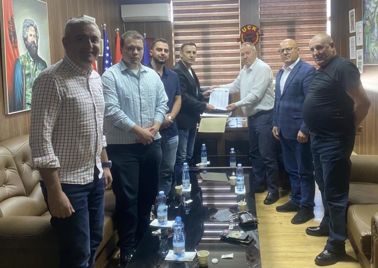 Rreth 20 mijë nënshkrime nga Maqedonia e Veriut për peticionin e OVL-UÇK-së