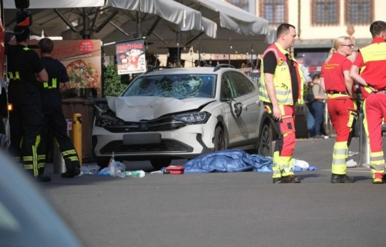 Sulm me makinë në Leipzig, 2 të vdekur dhe disa të plagosur