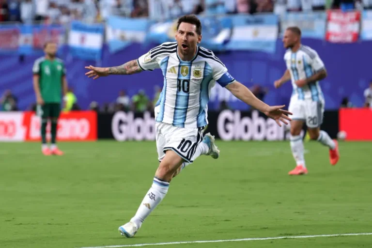 Messi shkëlqen me het-trik në Kupën e Botës ndaj Algjerisë, vendos rekorde historike