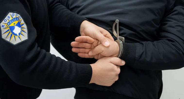 Arrestohet i dyshuari për shtytje në zjarrvënie në Prishtinë